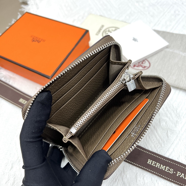 エルメス財布コピー着用イメージ